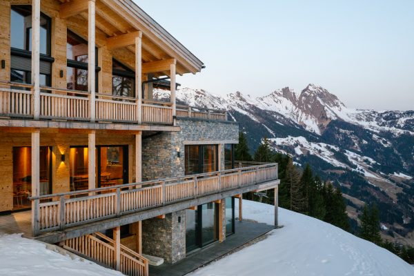 Chalet mit Panoramablick über die Alpen des Salzburger Lands in Österreich