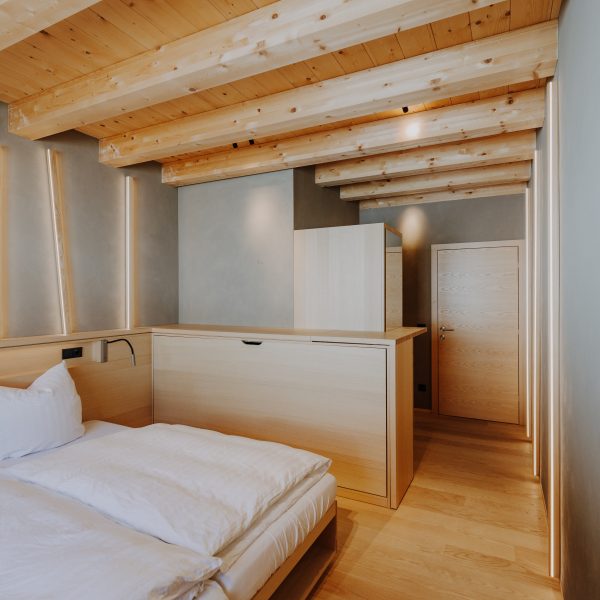 Zirbenbett im Bergchalet Gastein