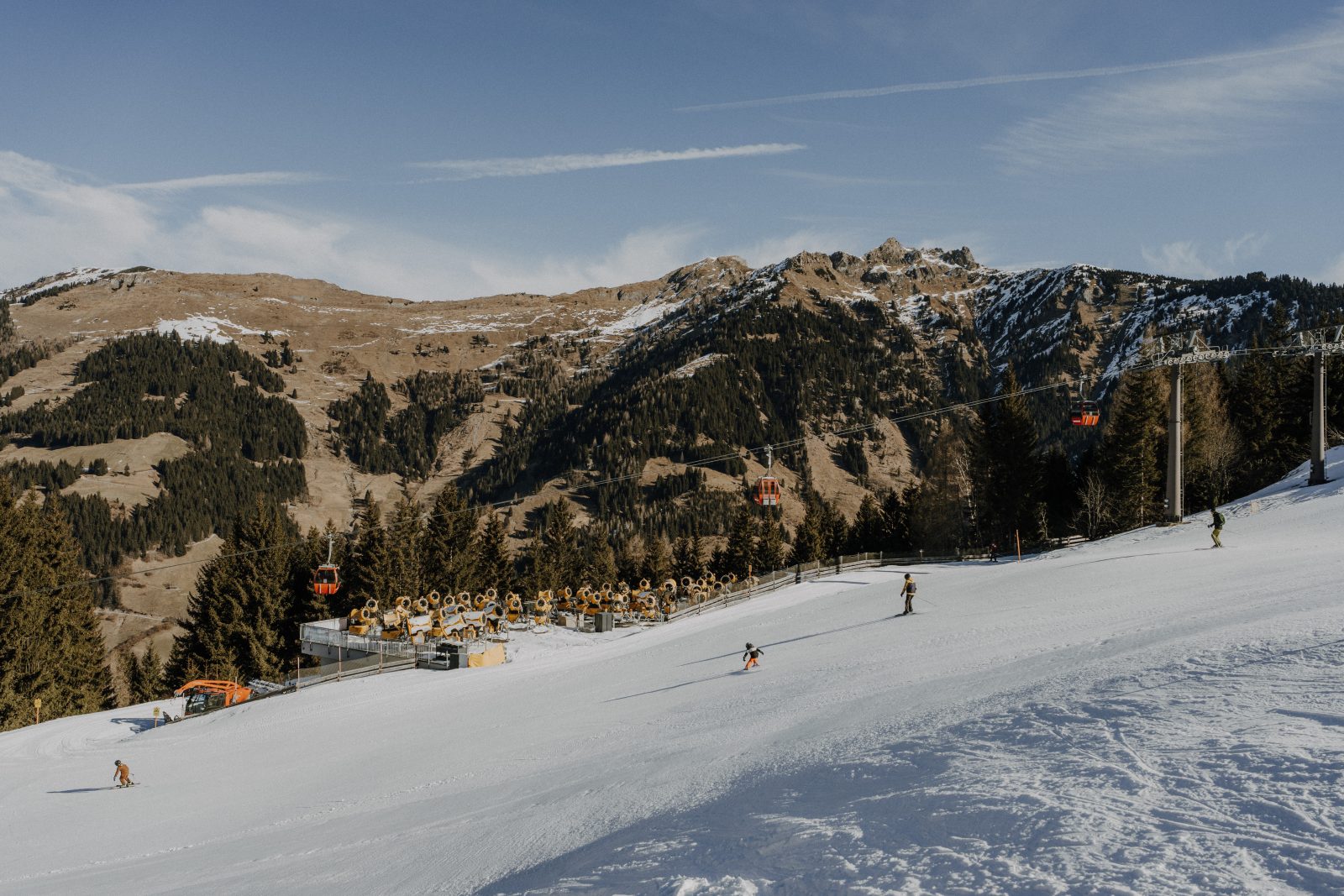 Schneeschuhtrail in der Nähe vom Bergchalet Gastein